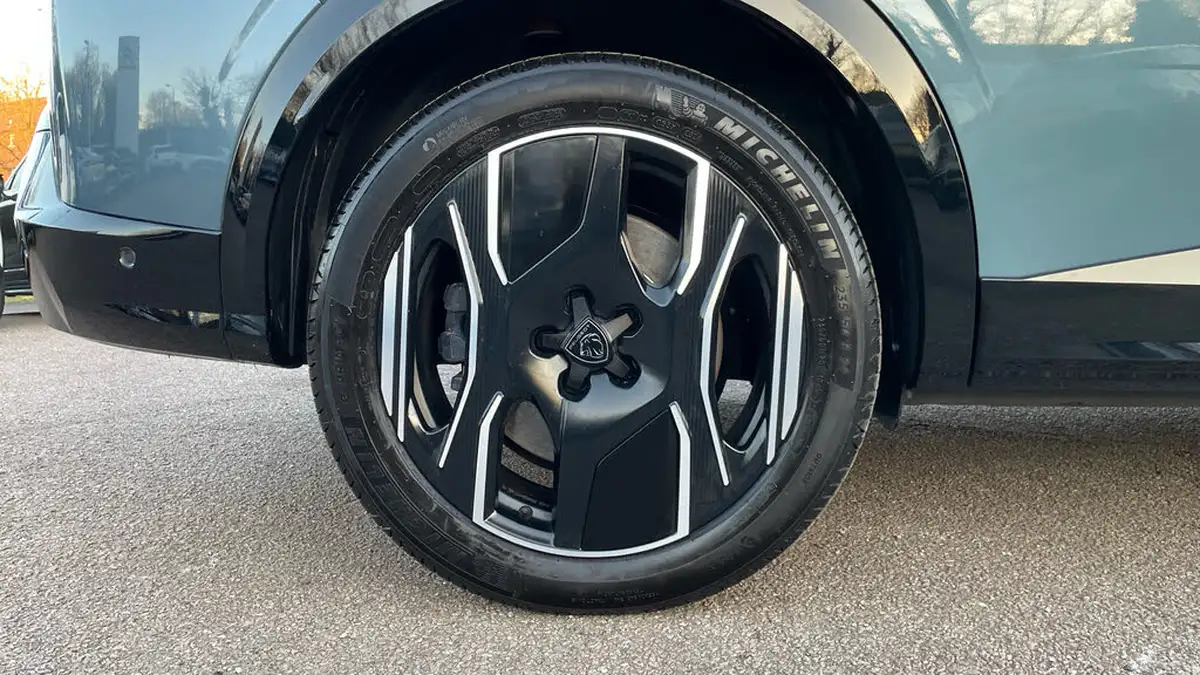 2024-peugeot-5008-suv-e-gt-big-15