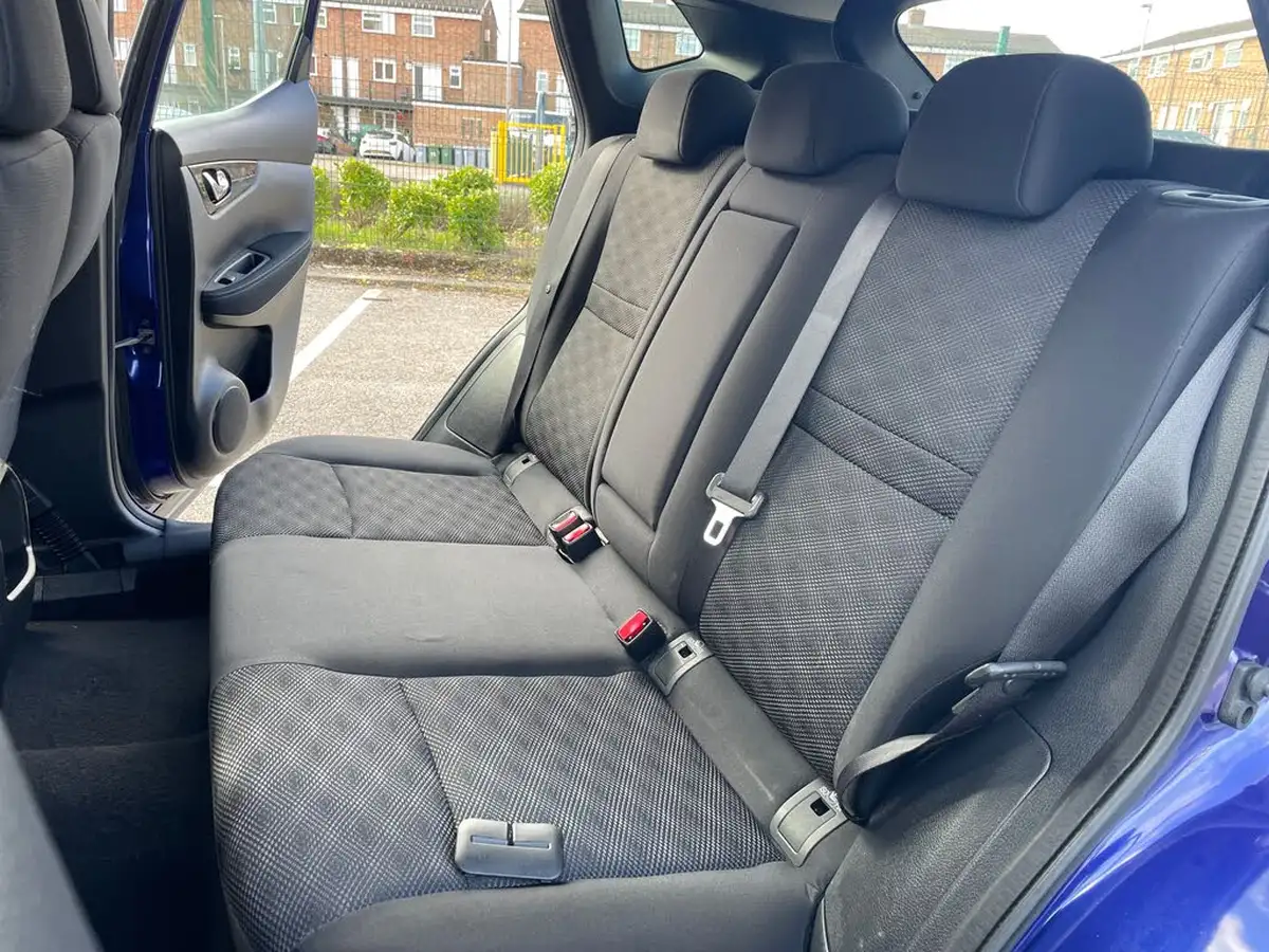 2015-nissan-qashqai-15dci-acenta-big-12