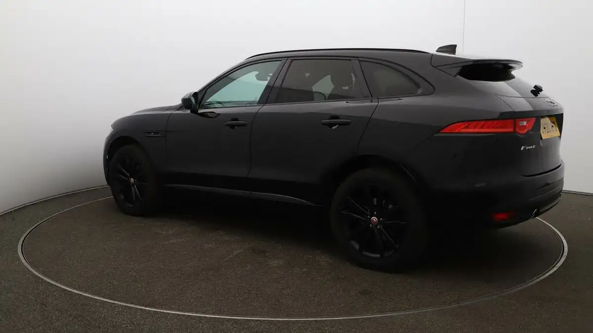 2020-jaguar-f-pace-20-i4d-chequered-flag-240ps-big-28