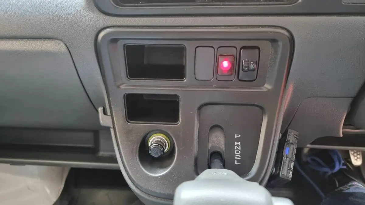 2013-daihatsu-hijet-big-13
