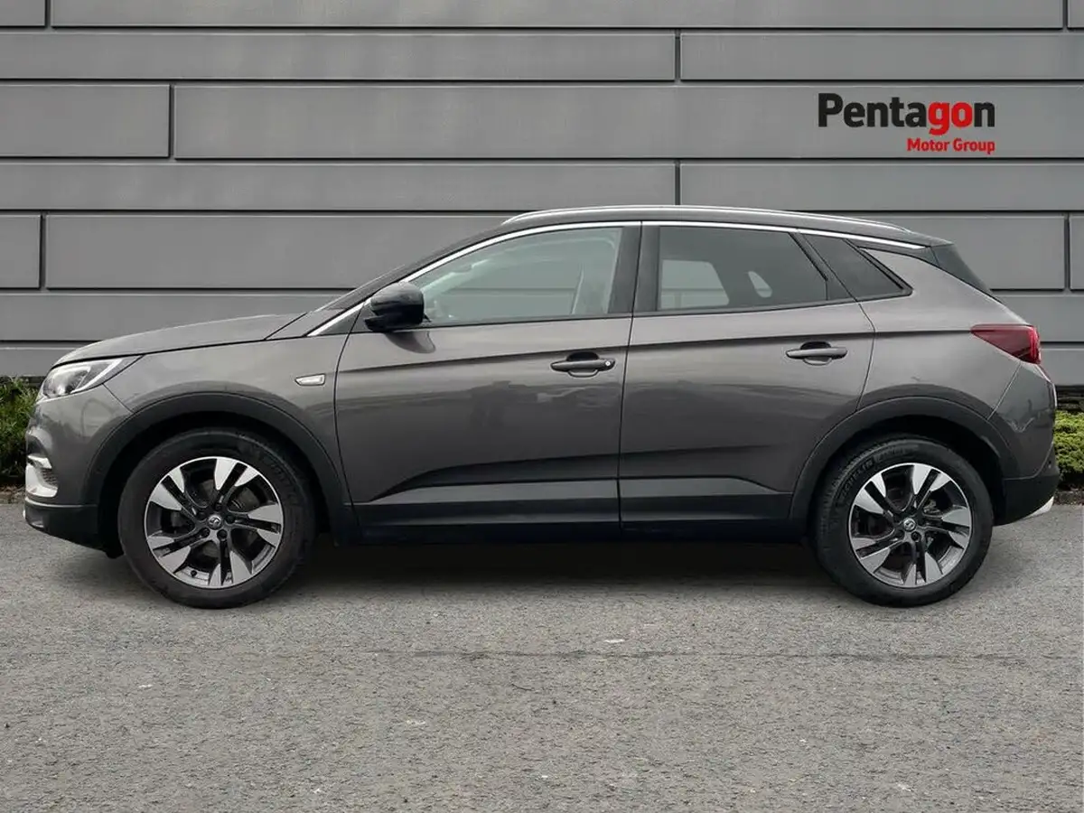 2020-vauxhall-grandland-x-12-sri-nav-big-11