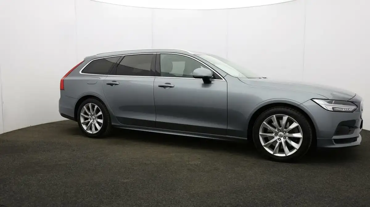 2019-volvo-v90-20-t4-momentum-big-33