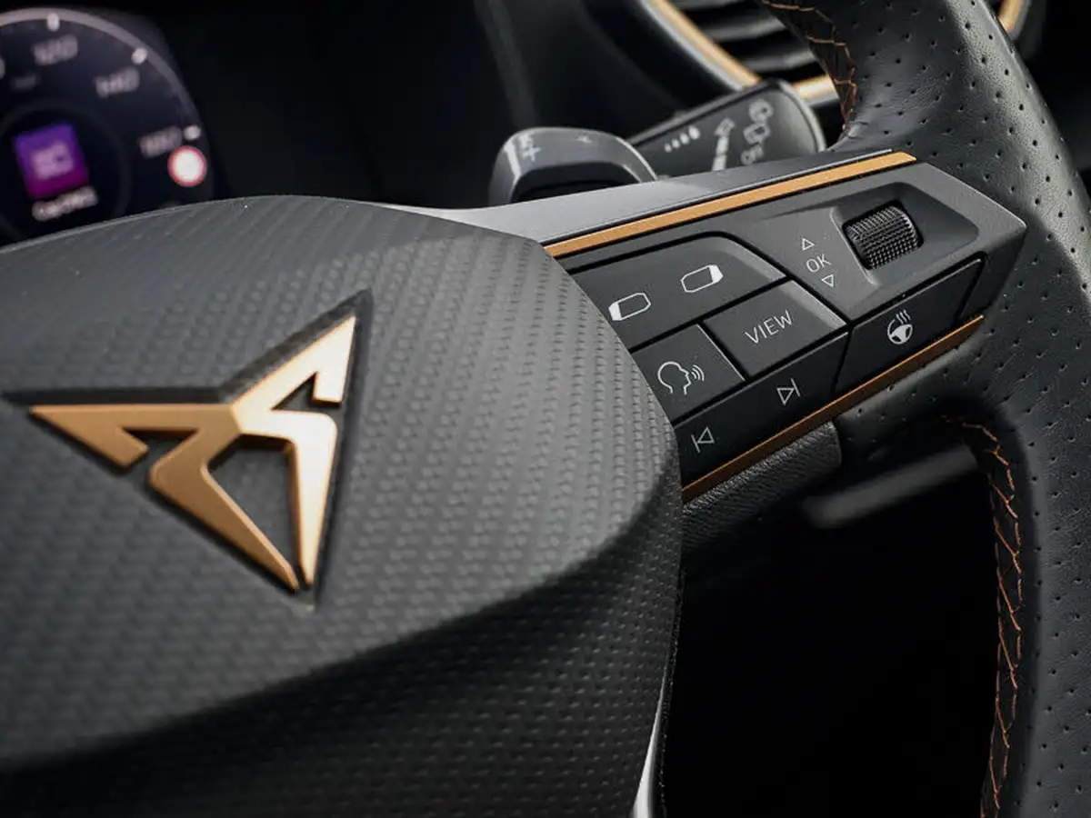 2022-cupra-formentor-14-e-hybrid-v2-big-17
