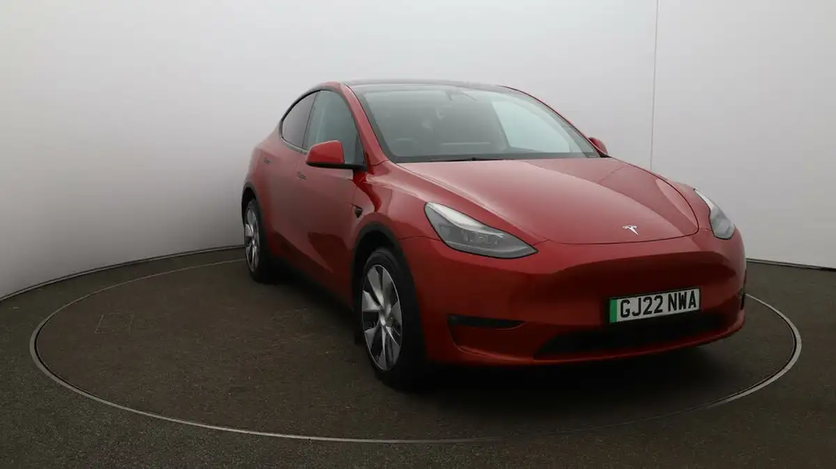 2022-tesla-model-y-e-long-range-big-34