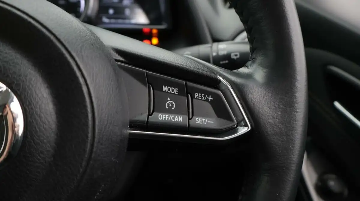 2019-mazda-mazda2-15-sport-nav-big-24
