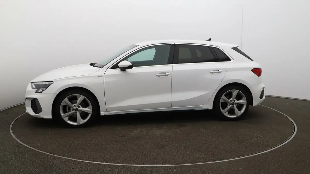 2022-audi-a3-15-35-tfsi-s-line-sportback-5d-big-4