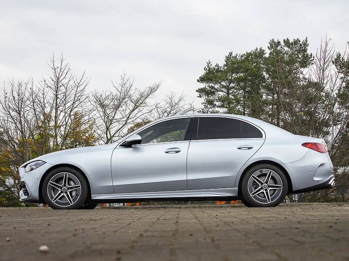 2024-mercedes-benz-c-class-15-c200-amg-line-204ps-saloon-4d-1496cc-big-3