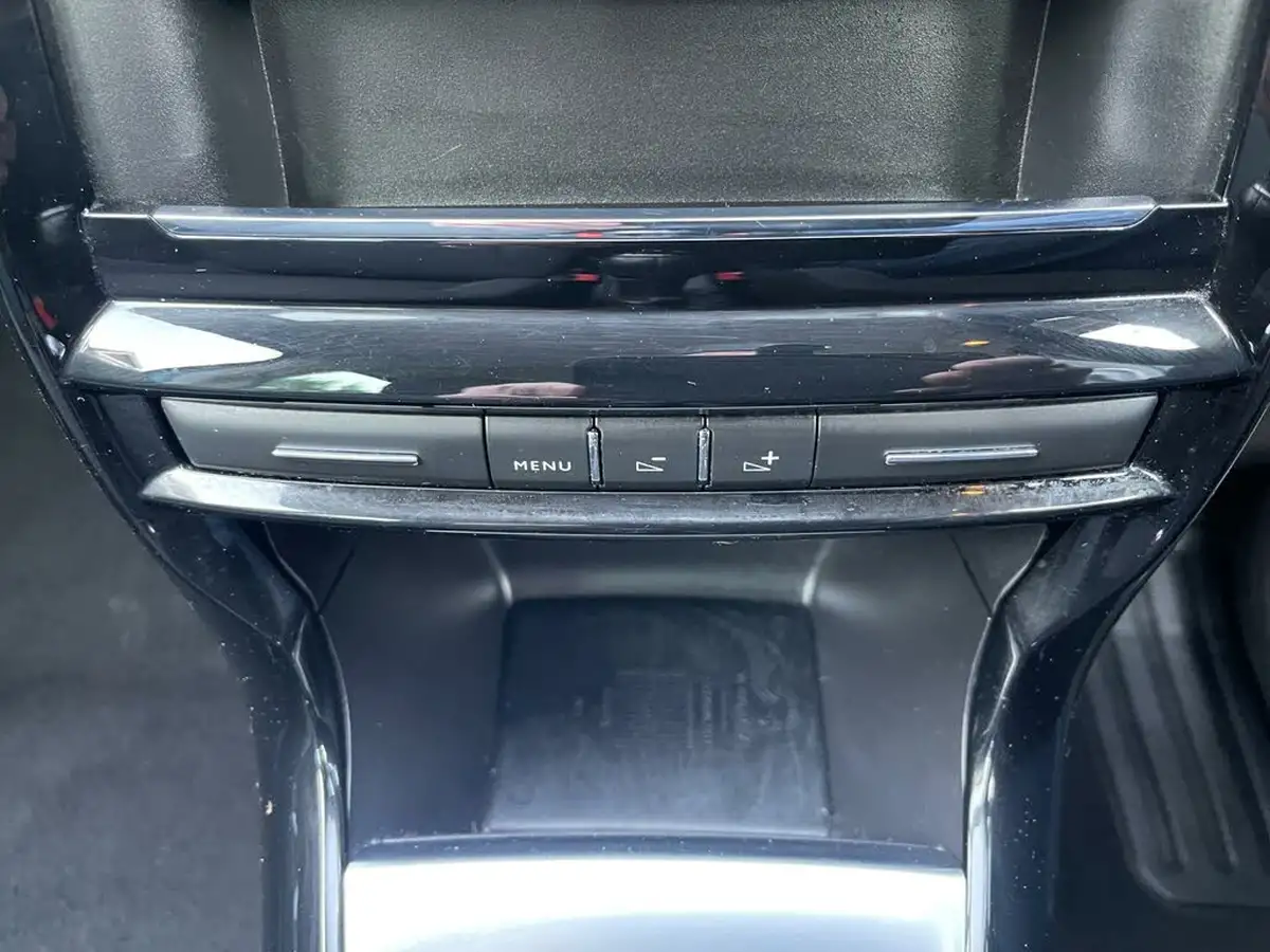 2017-citroen-c3-12-platinum-big-28
