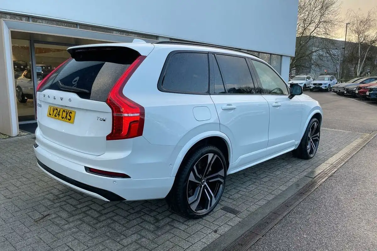 2024-volvo-xc90-20-t8-ultra-dark-big-7