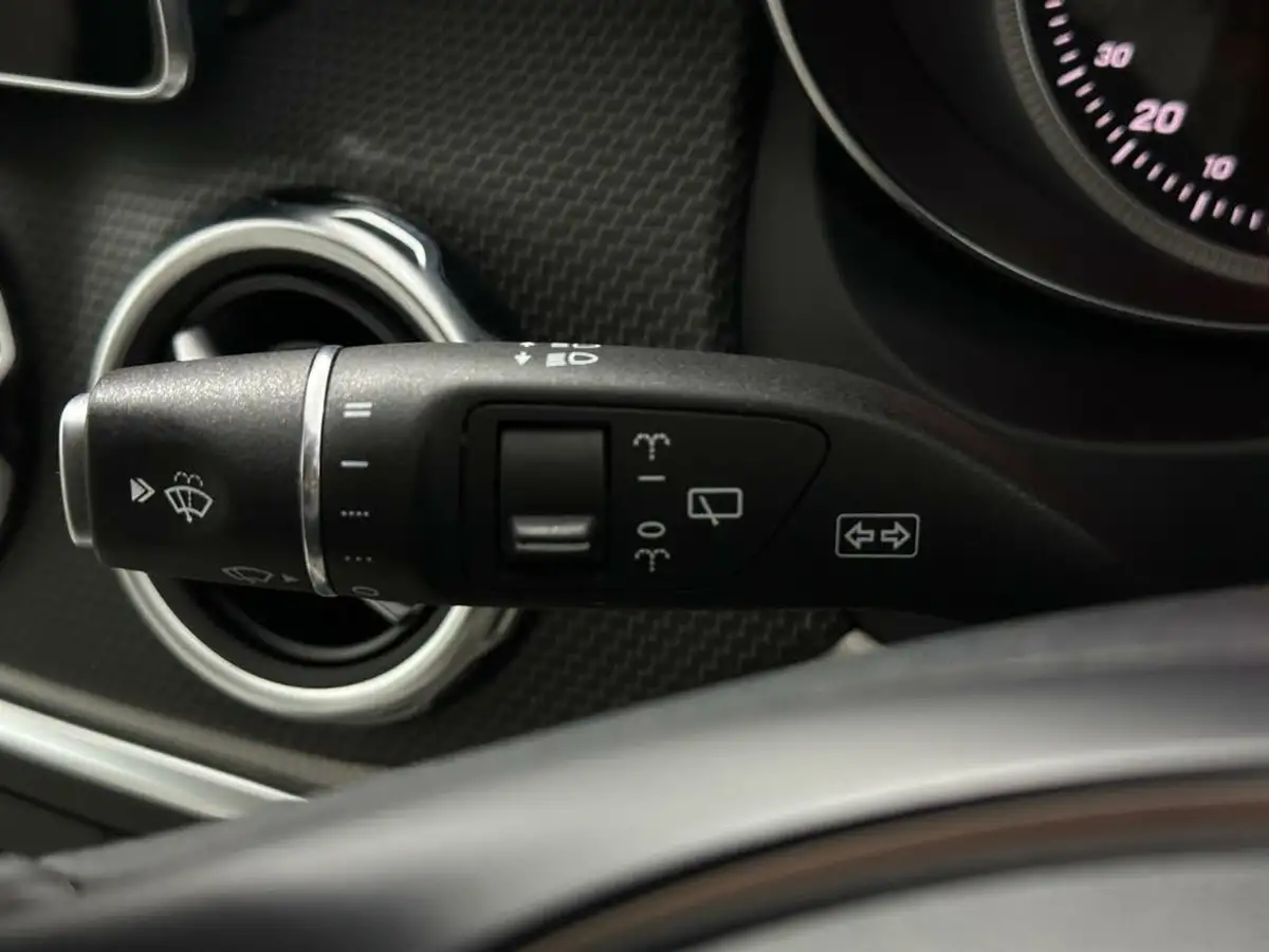2018-mercedes-benz-gla-class-16-gla-200-se-154bhp-executive-big-10