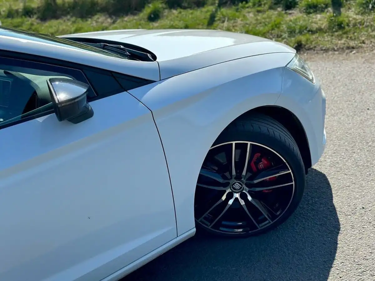 2017-seat-leon-20-tsi-cupra-300-hatchback-5d-big-20