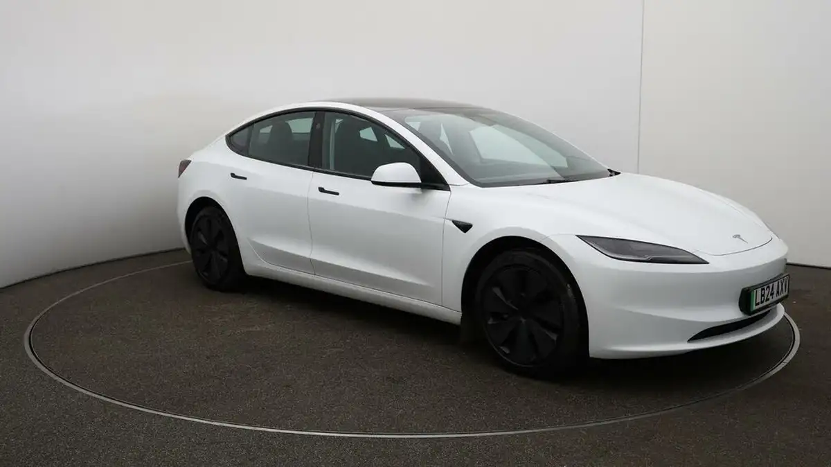 2024-tesla-model-3-e-rwd-big-35