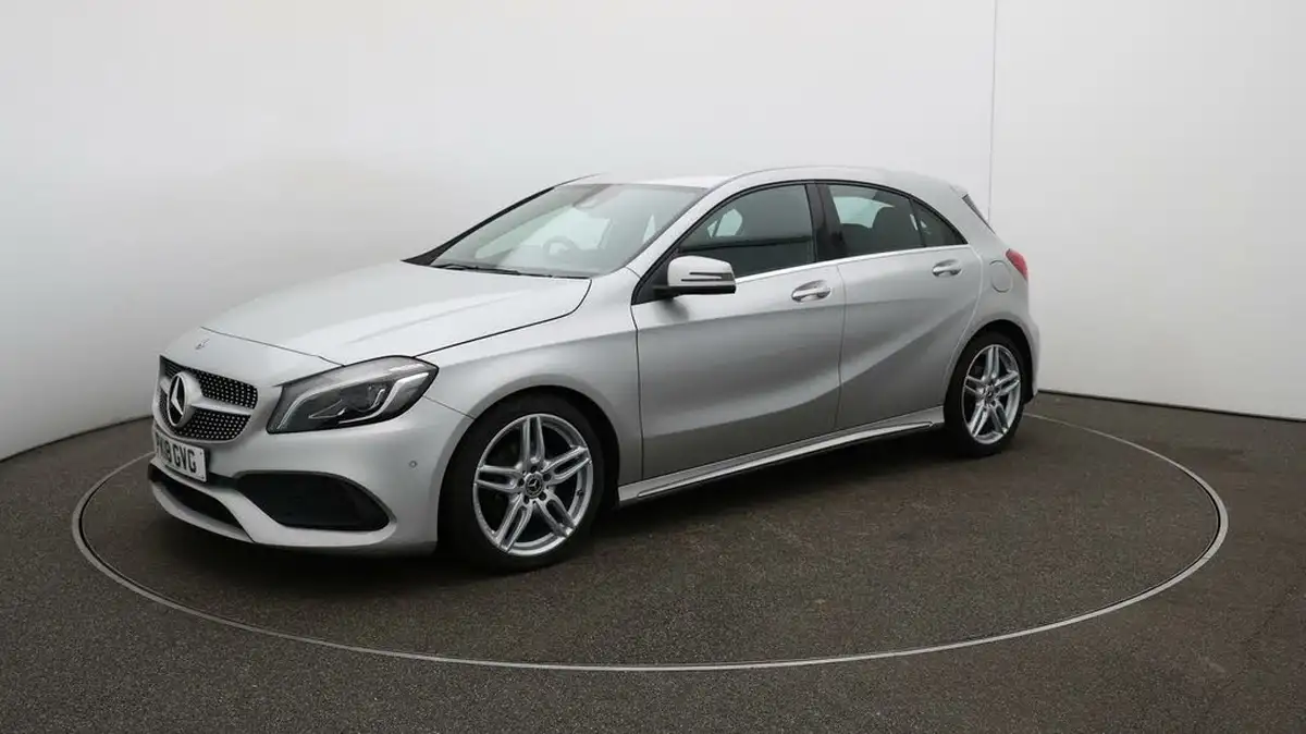 2018-mercedes-benz-a-class-16-a180-amg-line-premiumss-big-57