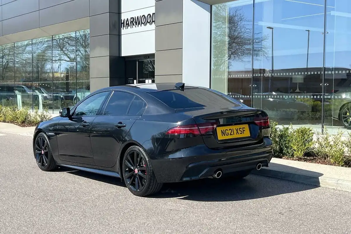 2021-jaguar-xe-20-p250-r-dynamic-black-big-12