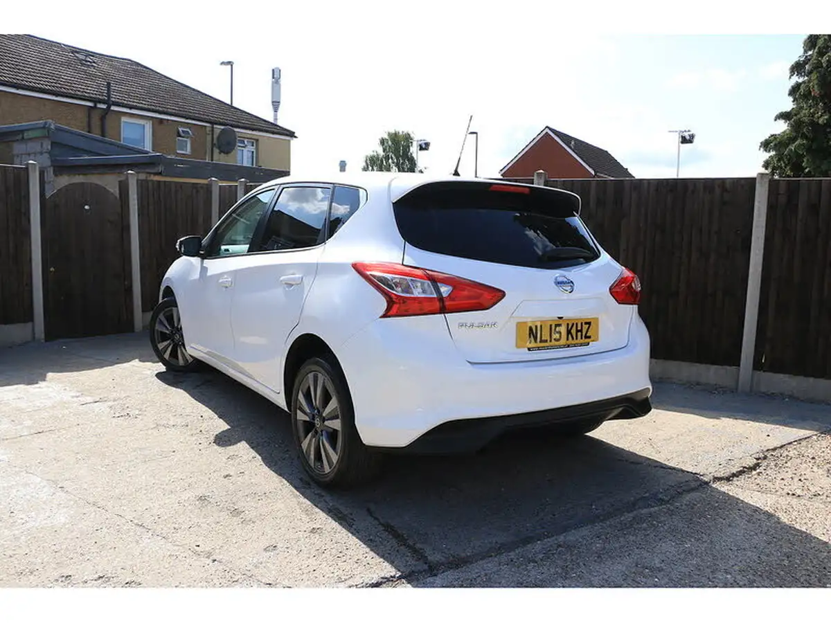 2015-nissan-pulsar-12-n-tec-big-11