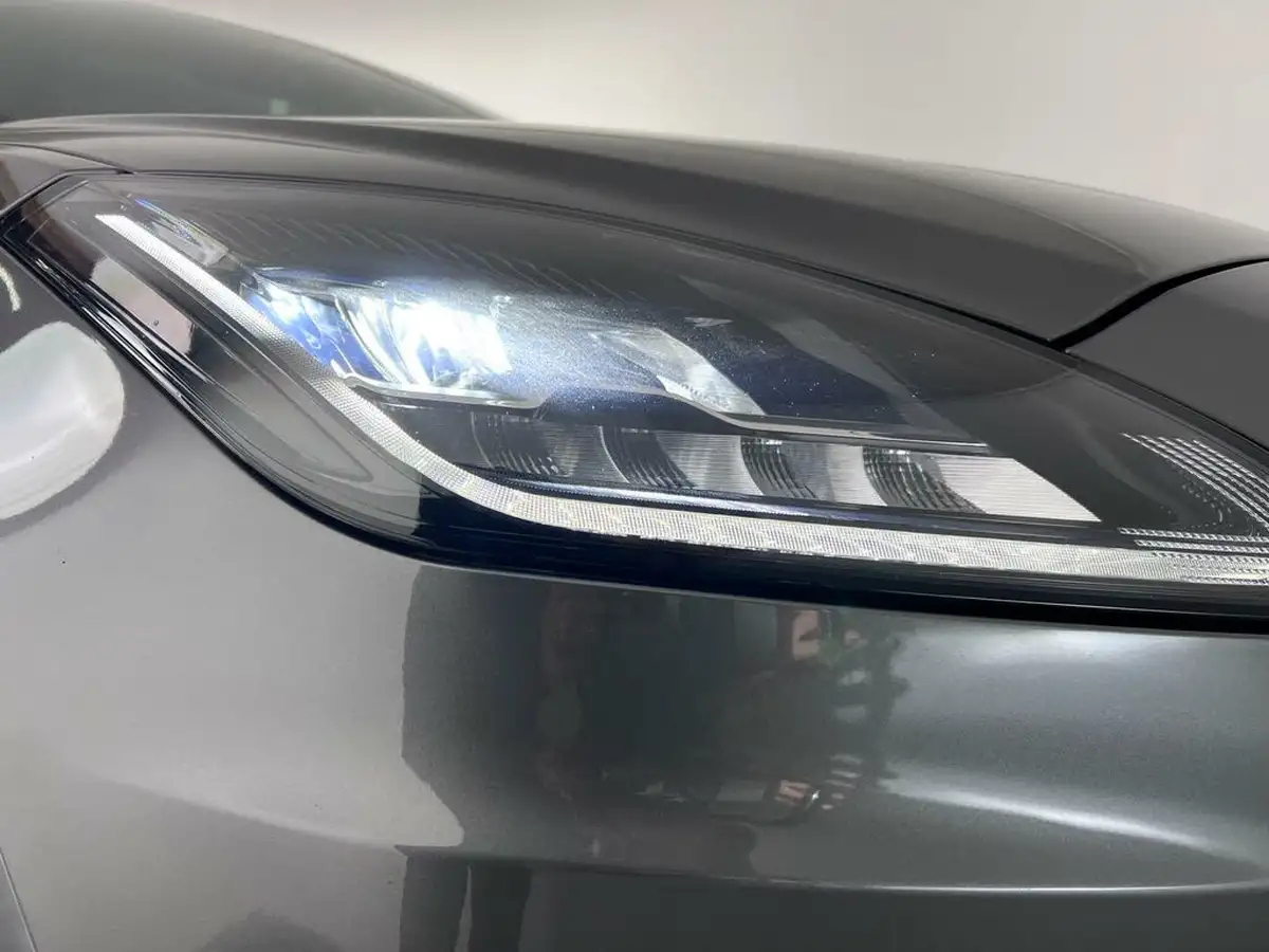 2020-jaguar-e-pace-20-i4-chequered-flag-200ps-big-5