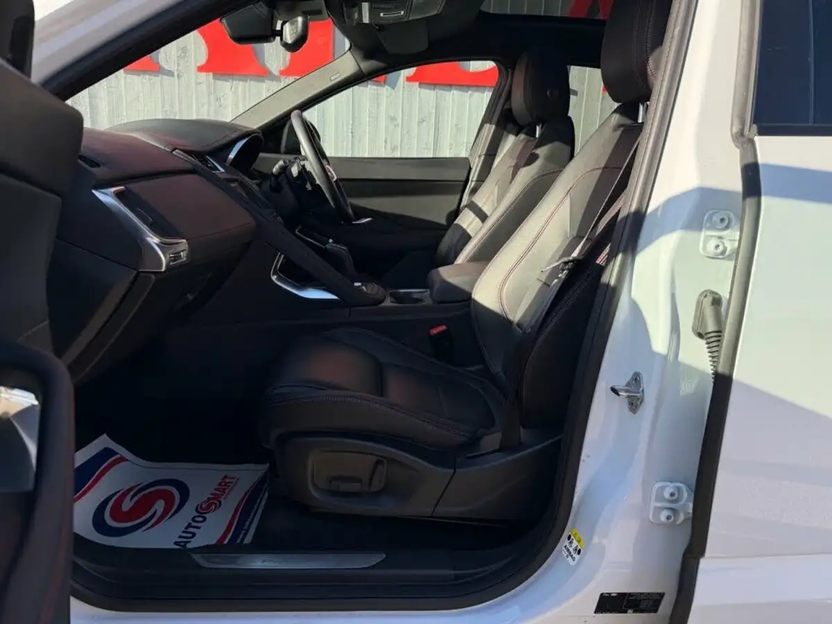 2020-jaguar-e-pace-20-i4d-chequered-flag-180ps-big-29