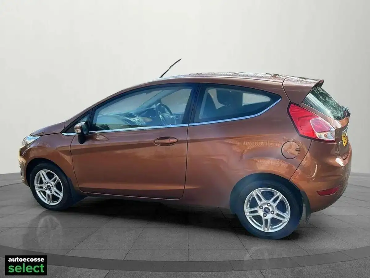 2013-ford-fiesta-10-zetec-100ps-ecoboost-ss-3d-big-23