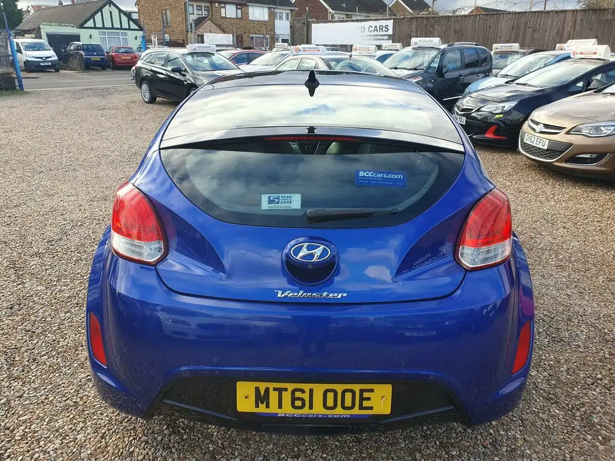 2012-hyundai-veloster-16-sport-media-pk-big-10