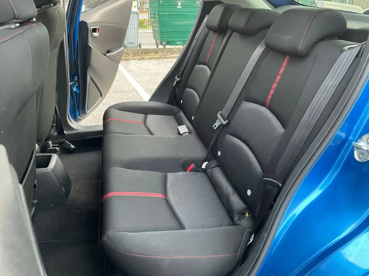 2015-mazda-mazda2-15-sport-nav-90ps-big-13