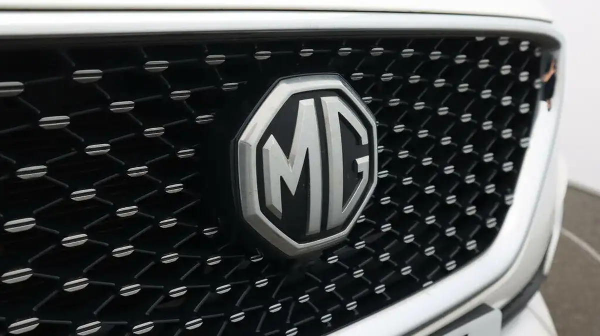 2022-mg-hs-15t-gdi-excite-162ps-dct-big-22