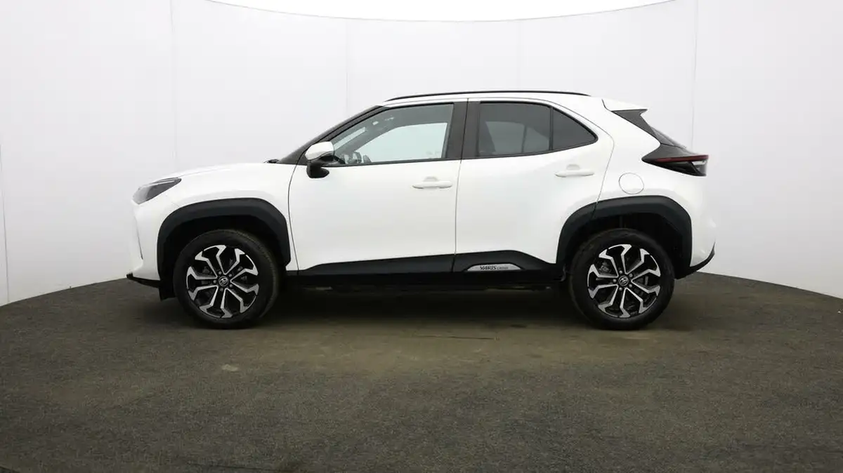 2022-toyota-yaris-cross-15-vvt-i-design-big-59