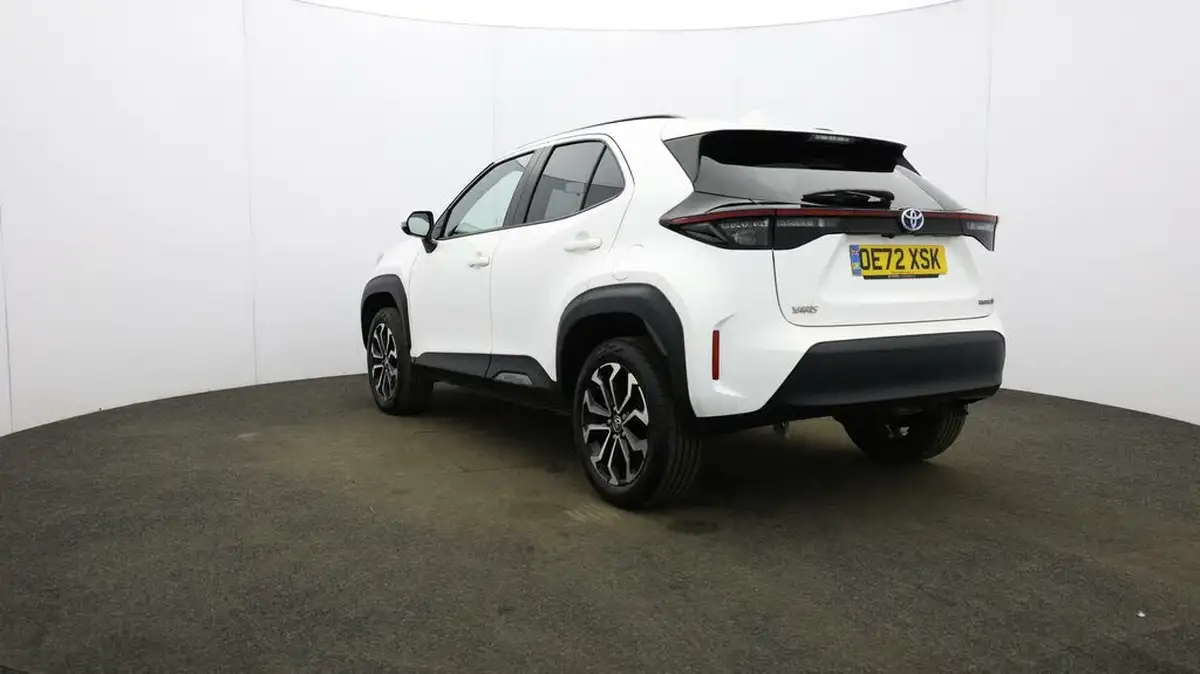 2022-toyota-yaris-cross-15-vvt-i-design-big-35