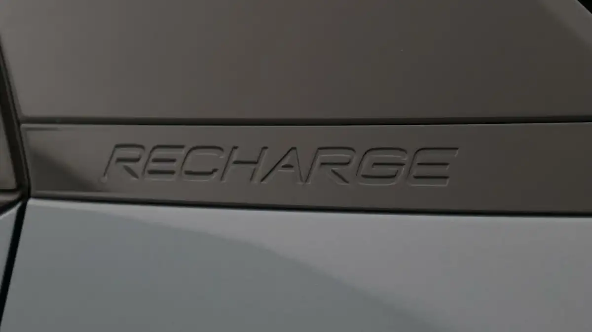 2021-volvo-xc40-15-t4-r-design-208bhp-big-20