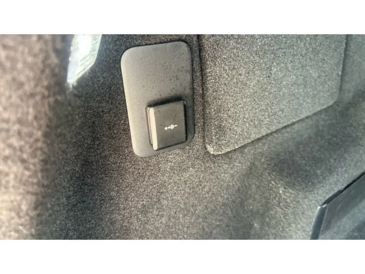 2024-land-rover-range-rover-evoque-20-d200-dynamic-hse-big-37