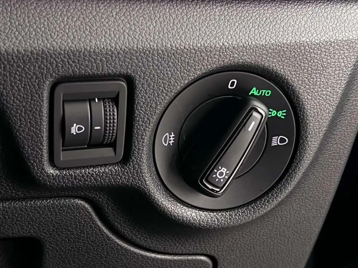 2020-skoda-kamiq-15-tsi-se-l-hatchback-dsg-big-21