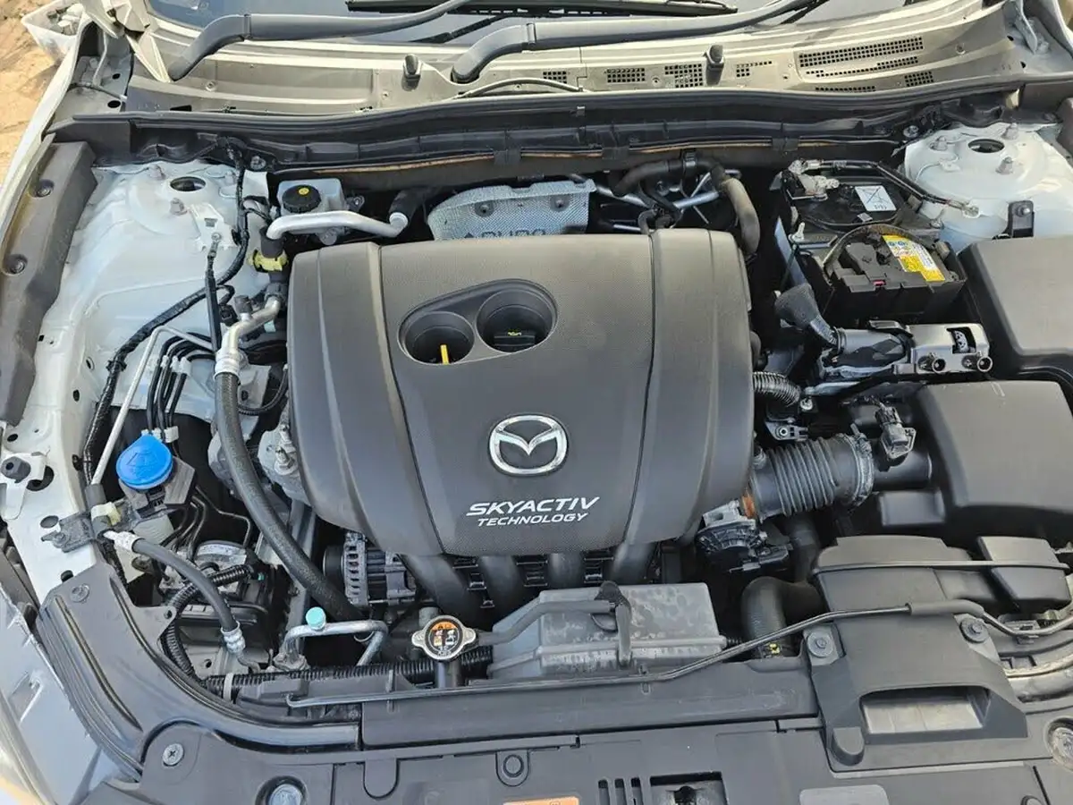 2014-mazda-mazda3-20-se-fastback-4d-big-31