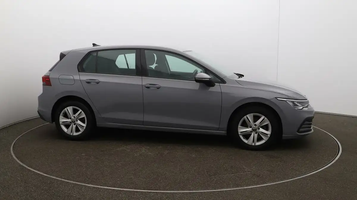 2023-volkswagen-golf-15-tsi-life-130ps-hatchback-big-39