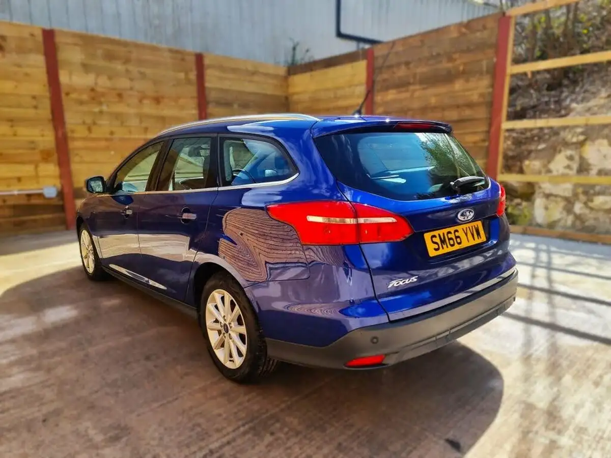 2017-ford-focus-15tdci-titanium-estate-big-7