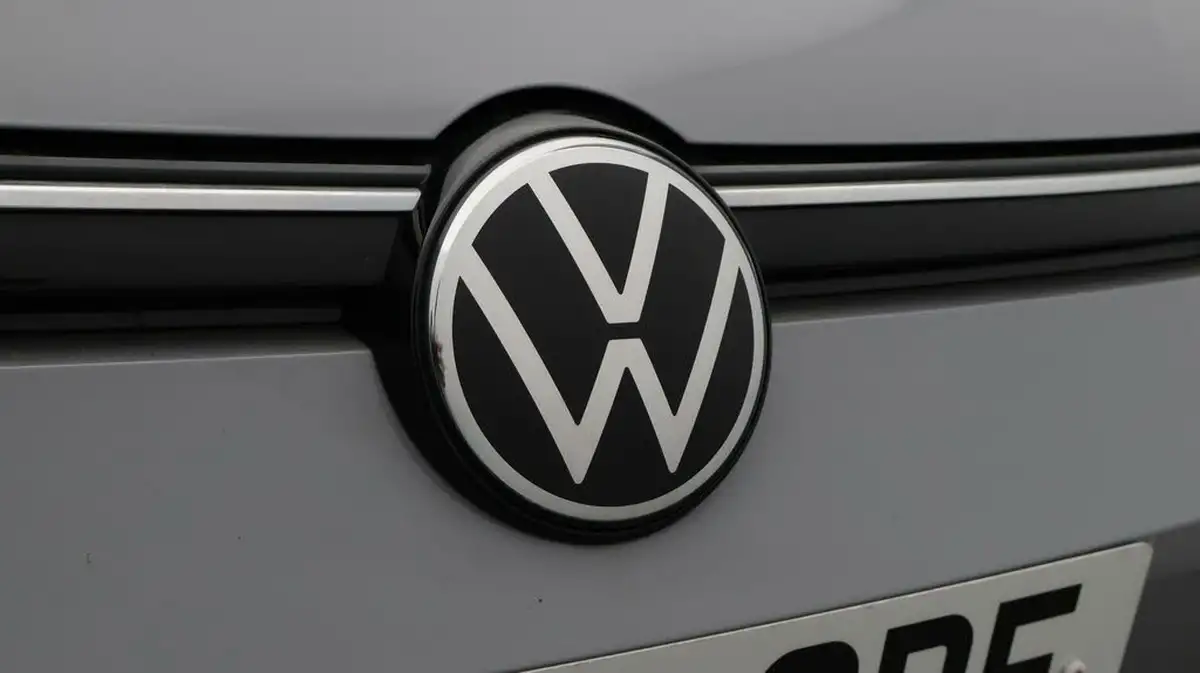 2023-volkswagen-golf-15-tsi-life-130ps-hatchback-big-21