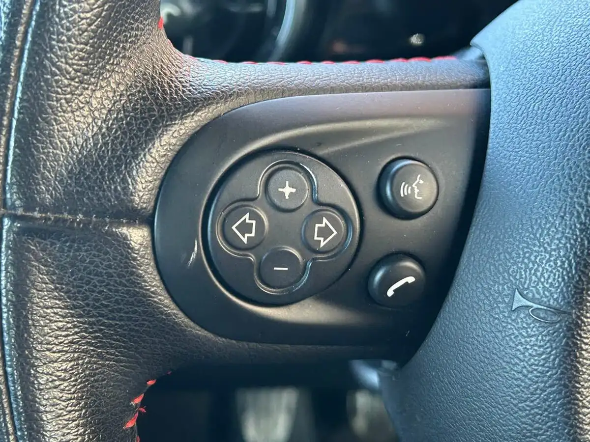 2012-mini-cooper-16-cooper-s-184bhp-sport-chili-hatchback-3d-big-33