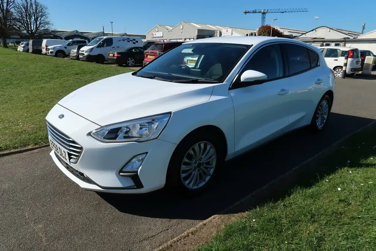2019-ford-focus-10t-titanium-ss-hatchback-big-6