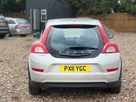 2011-volvo-c30-20-es-small-6