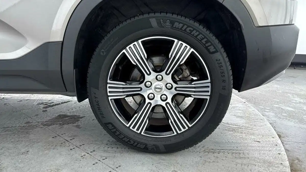 2020-volvo-xc40-20-b4-inscription-big-31