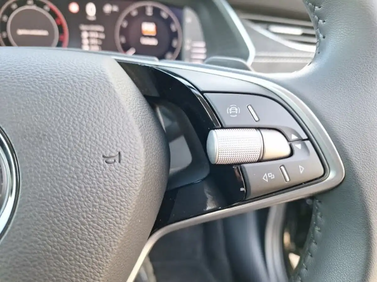 2024-skoda-octavia-20tdi-se-l-150ps-estate-dsg-big-16