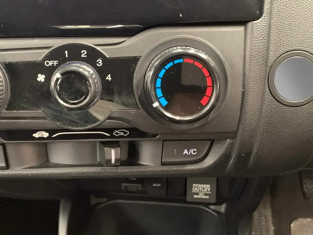 2020-honda-jazz-13-i-vtec-s-big-13