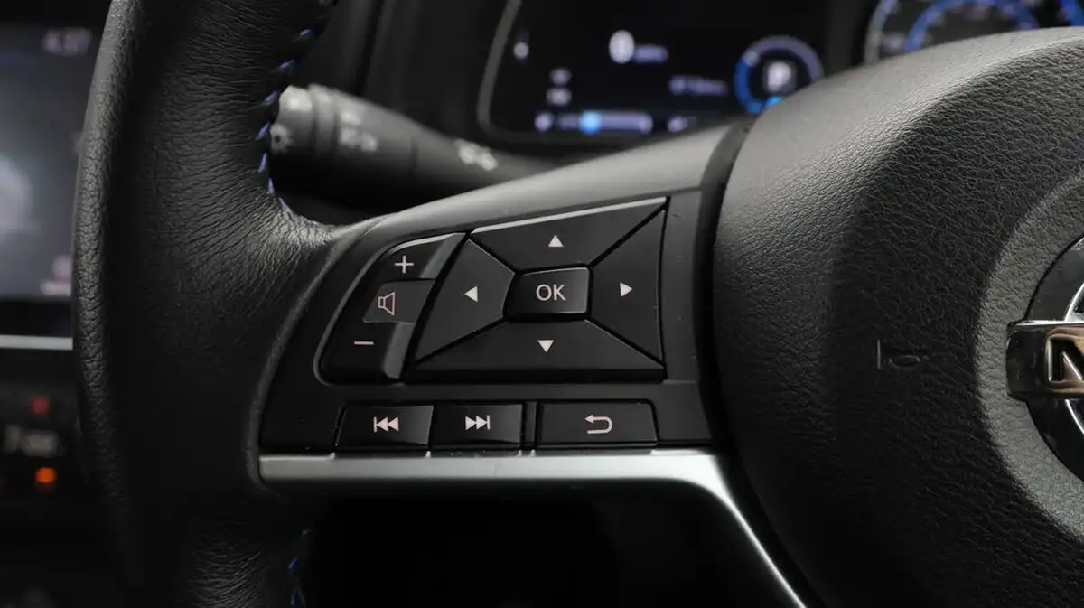 2021-nissan-leaf-e-acenta-big-21