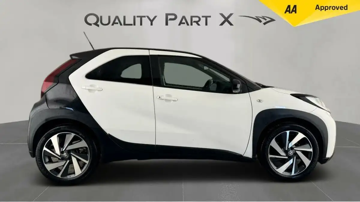 2024-toyota-aygo-x-10-vvt-i-edge-big-1