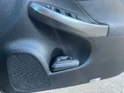 2012-toyota-prius-small-25