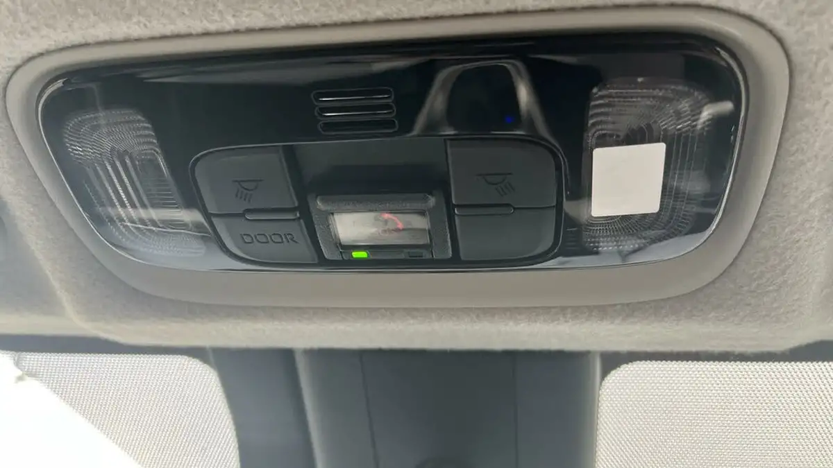 2022-toyota-yaris-15-vvt-i-excel-big-47