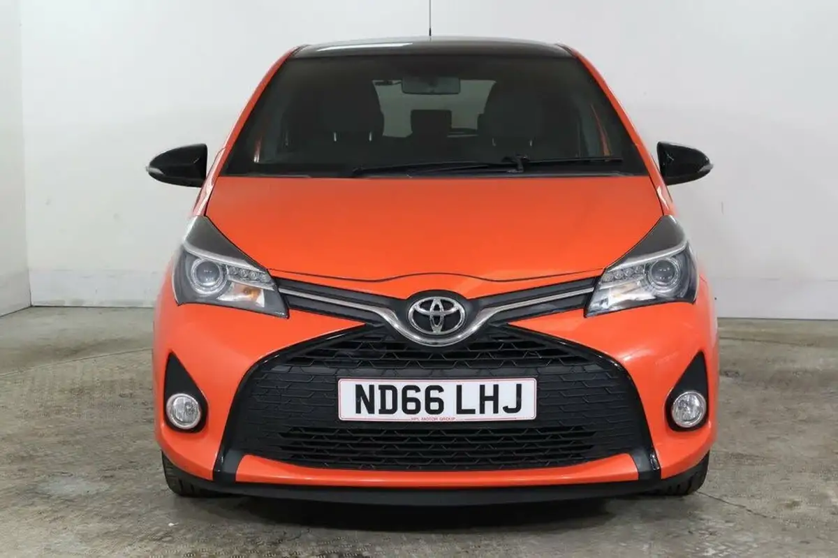 2016-toyota-yaris-133-orange-edition-big-1