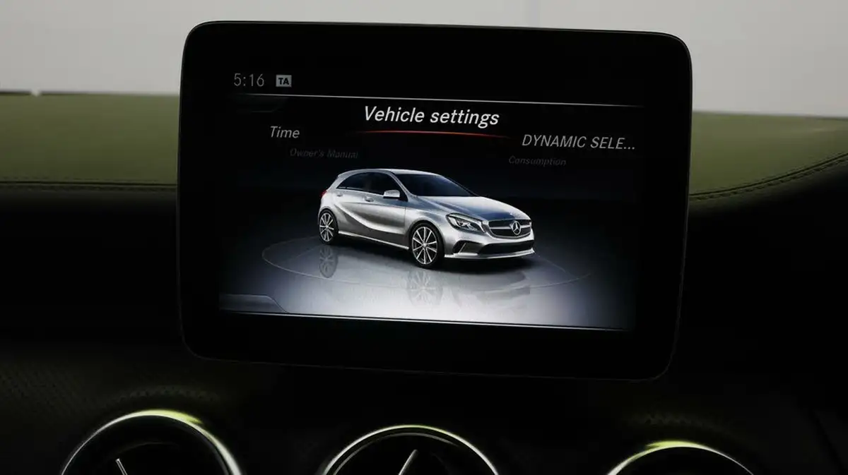 2018-mercedes-benz-a-class-21d-a200d-amg-line-executivess-7g-dct-big-10