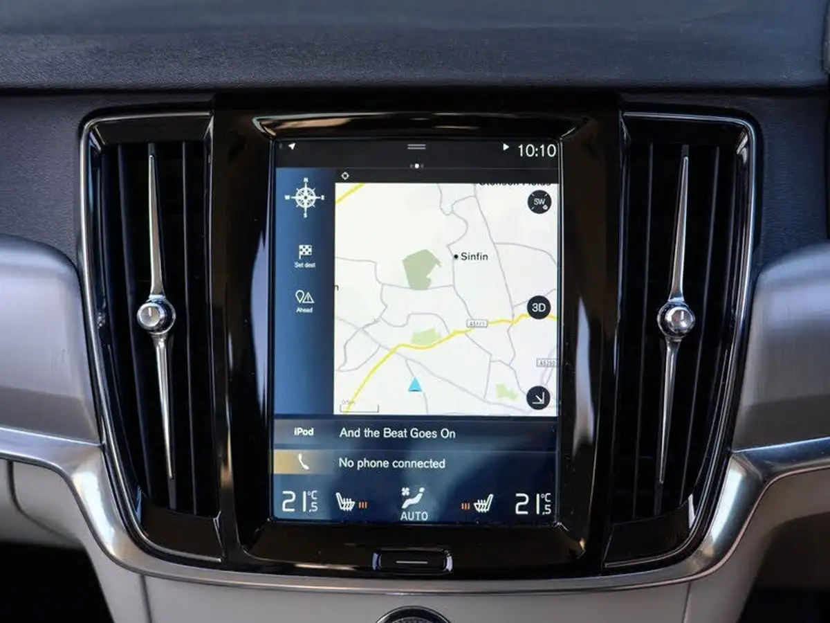 2019-volvo-s90-20-t4-momentum-big-13