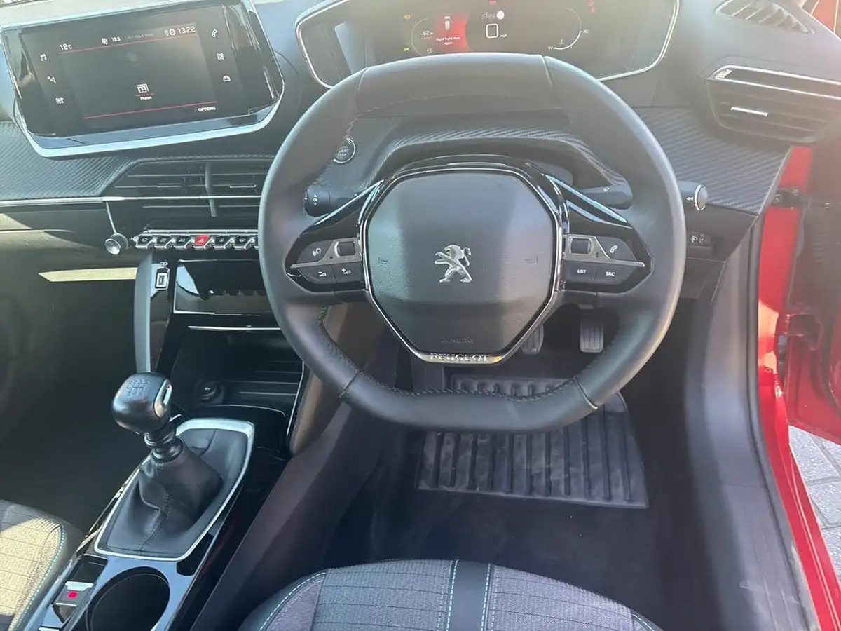 2022-peugeot-208-12-puretech-allure-premium-100bhp-big-21