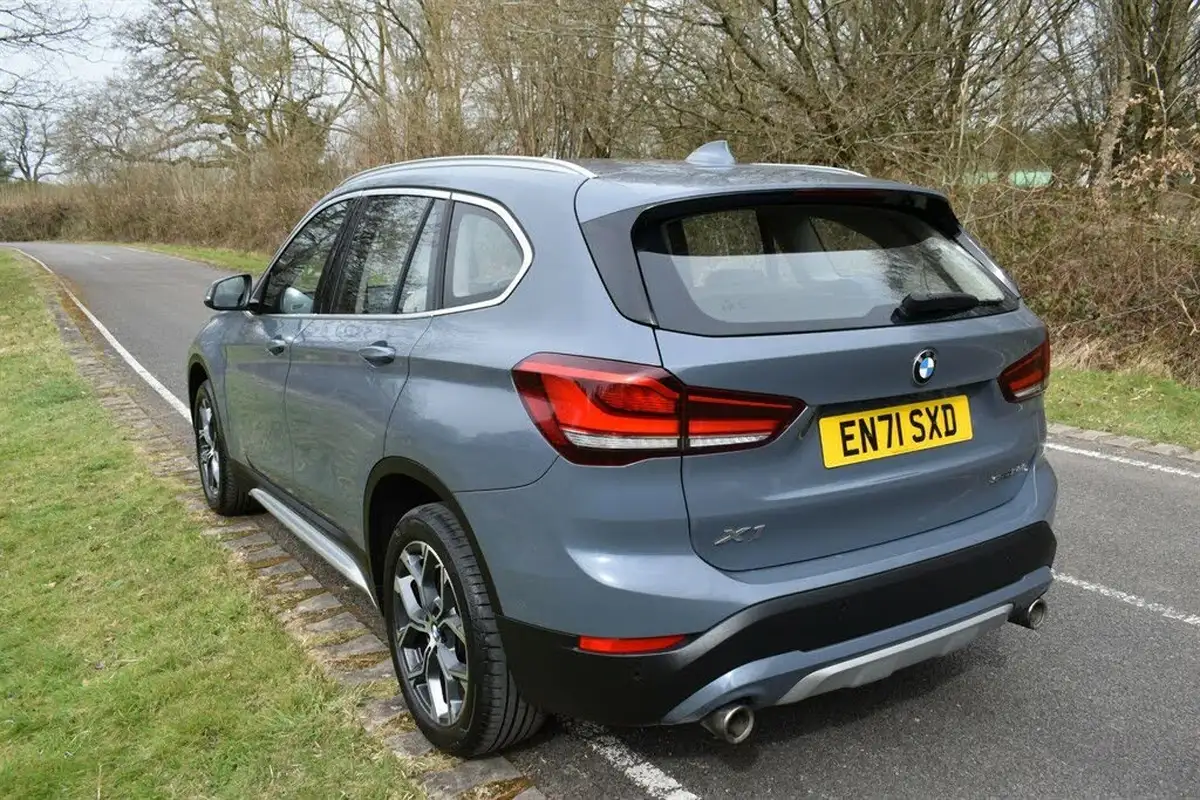 2021-bmw-x1-20-sdrive20i-xline-big-3