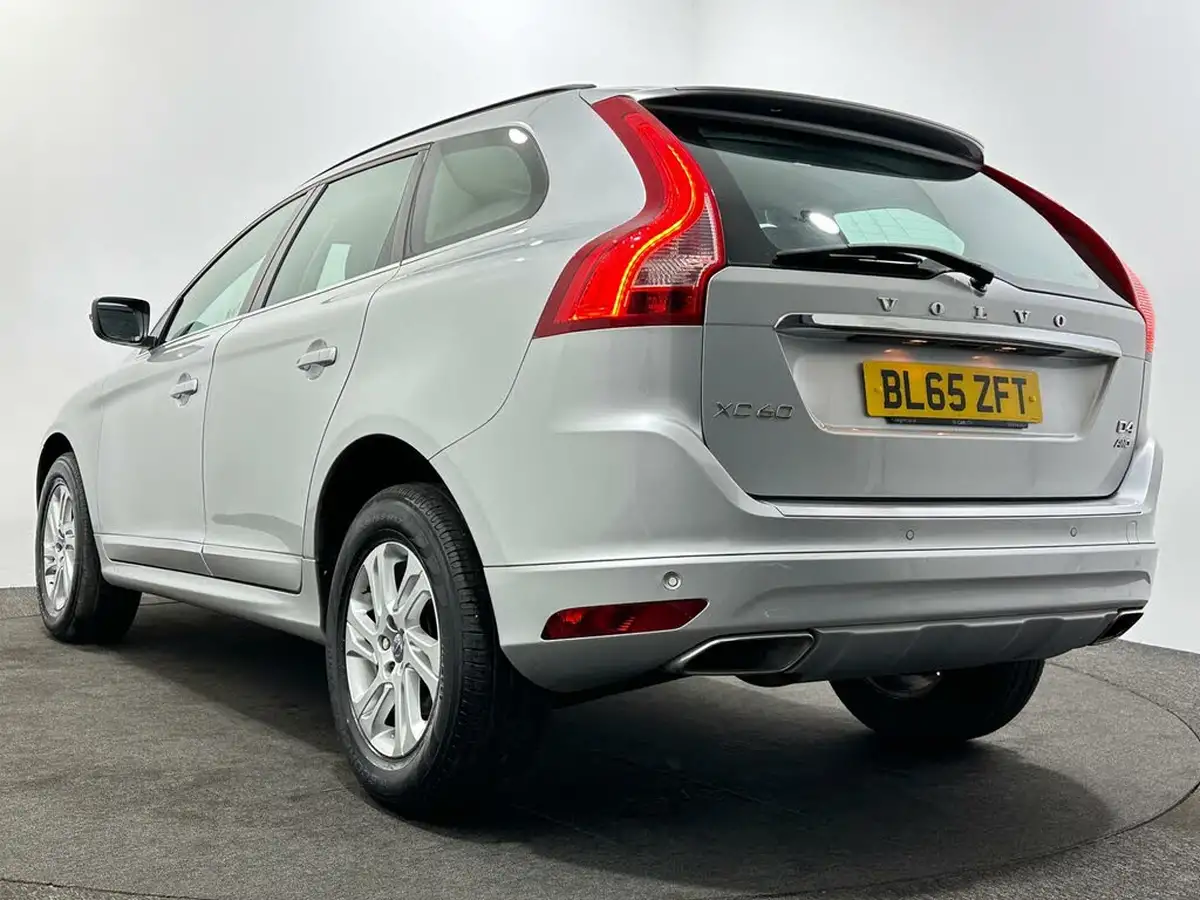 2016-volvo-xc60-24td-d4-se-nav-geartronic-big-43